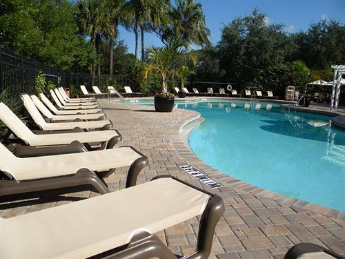 Mainsail Tampa Extended Stay Экстерьер фото